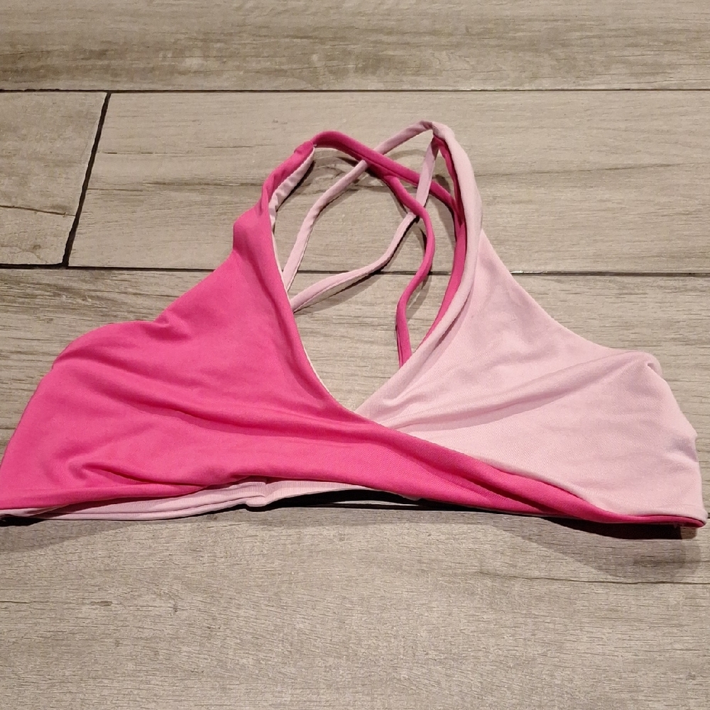 🥠SHEIN Pink Duo-Tone Crisscross Bralette💘
